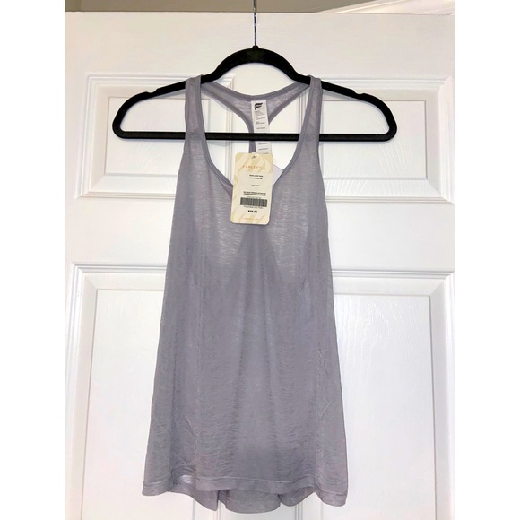 Fabletics Tops - 🎉HP🎉NWT Fabletics Ryan Logo Tank, SM, Grey